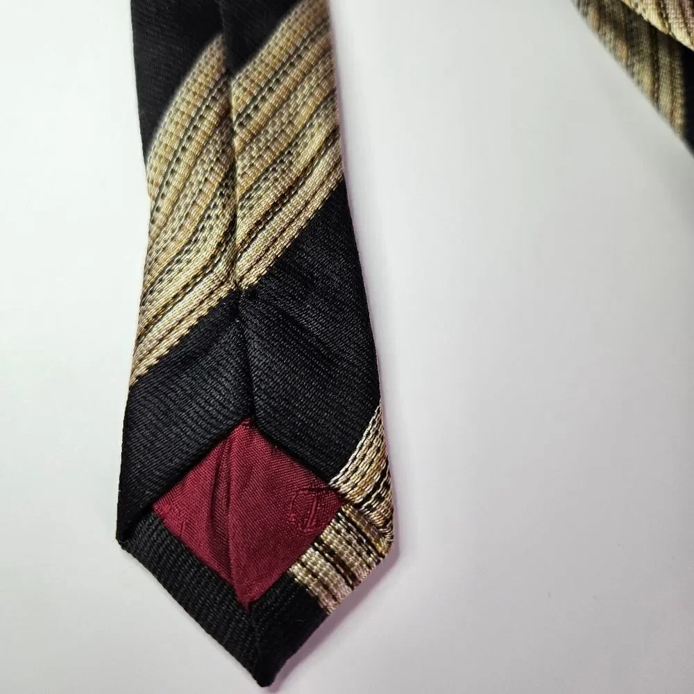 Vintage Valentino Cravatte Pure Italian 100% Silk Designer Striped Necktie Tie
